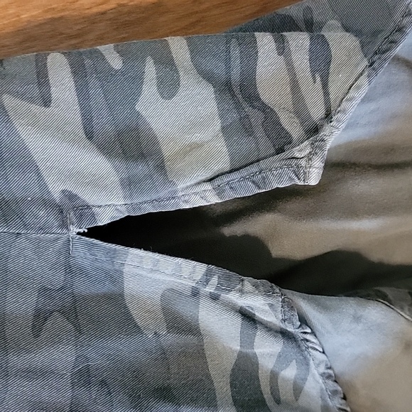 Camouflage Button-Up Shirt - Picture 5 of 6